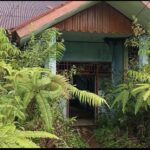 Gedung Megah Memakan Dana Milyaran Kini Terbengkalai Di Balut Belukar